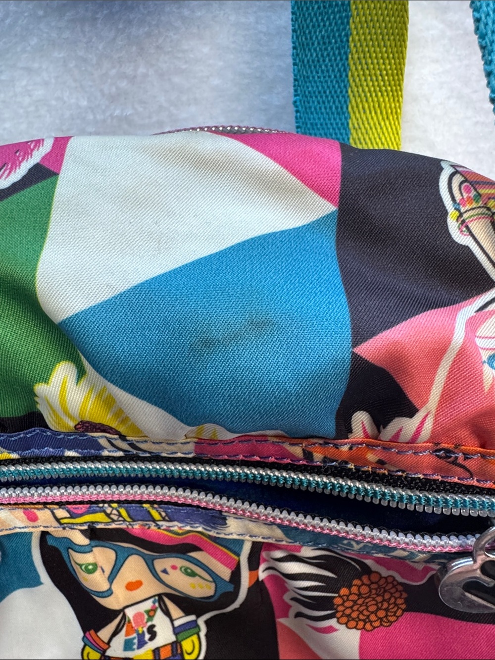 Harajuku Lovers Fatal Attraction to Cuteness Tote - Picture 9 of 12